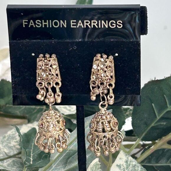 Vintage Indian Jhumka Drop Dangle Earrings Gold-tone Metal Ethnic Pierced - Picture 6 of 7